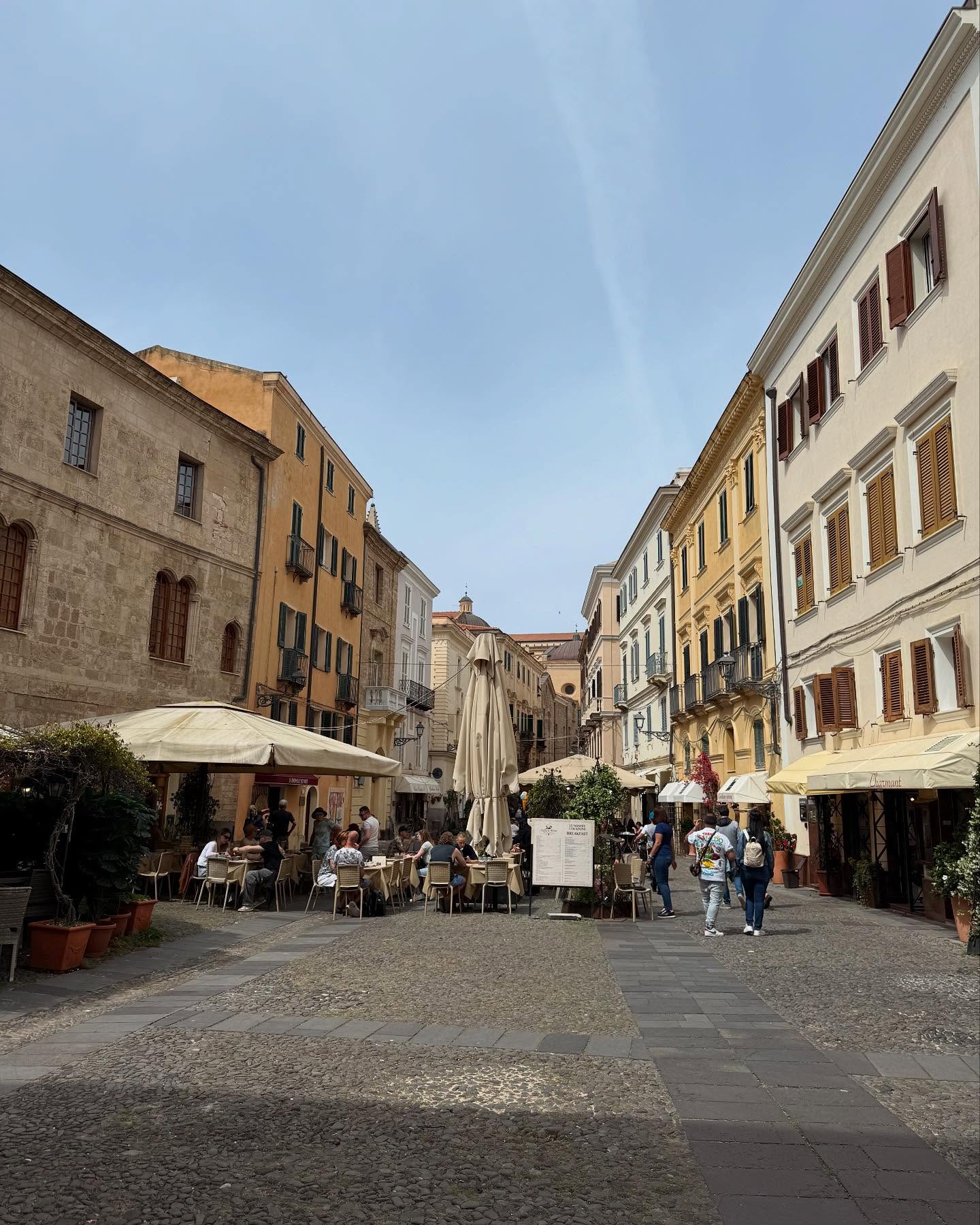 Alghero old town: microclimate and alleyways to help you choose a B&B
